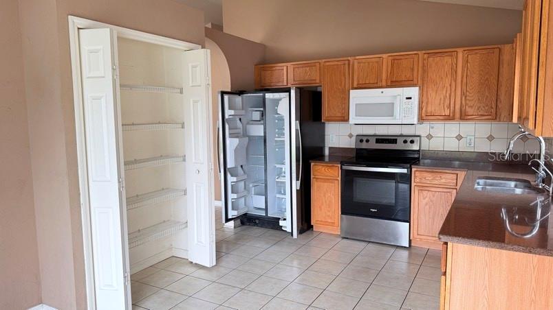 1120 VINETREE DR — photo 6