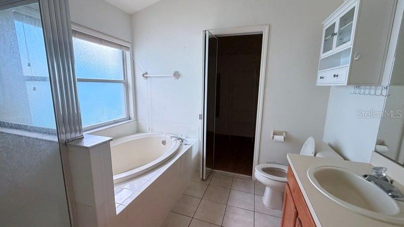 1120 VINETREE DR — photo 12