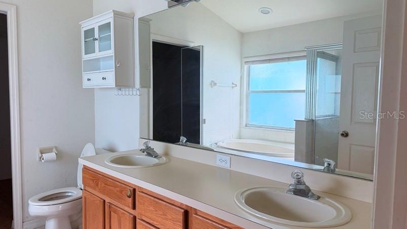 1120 VINETREE DR — photo 10