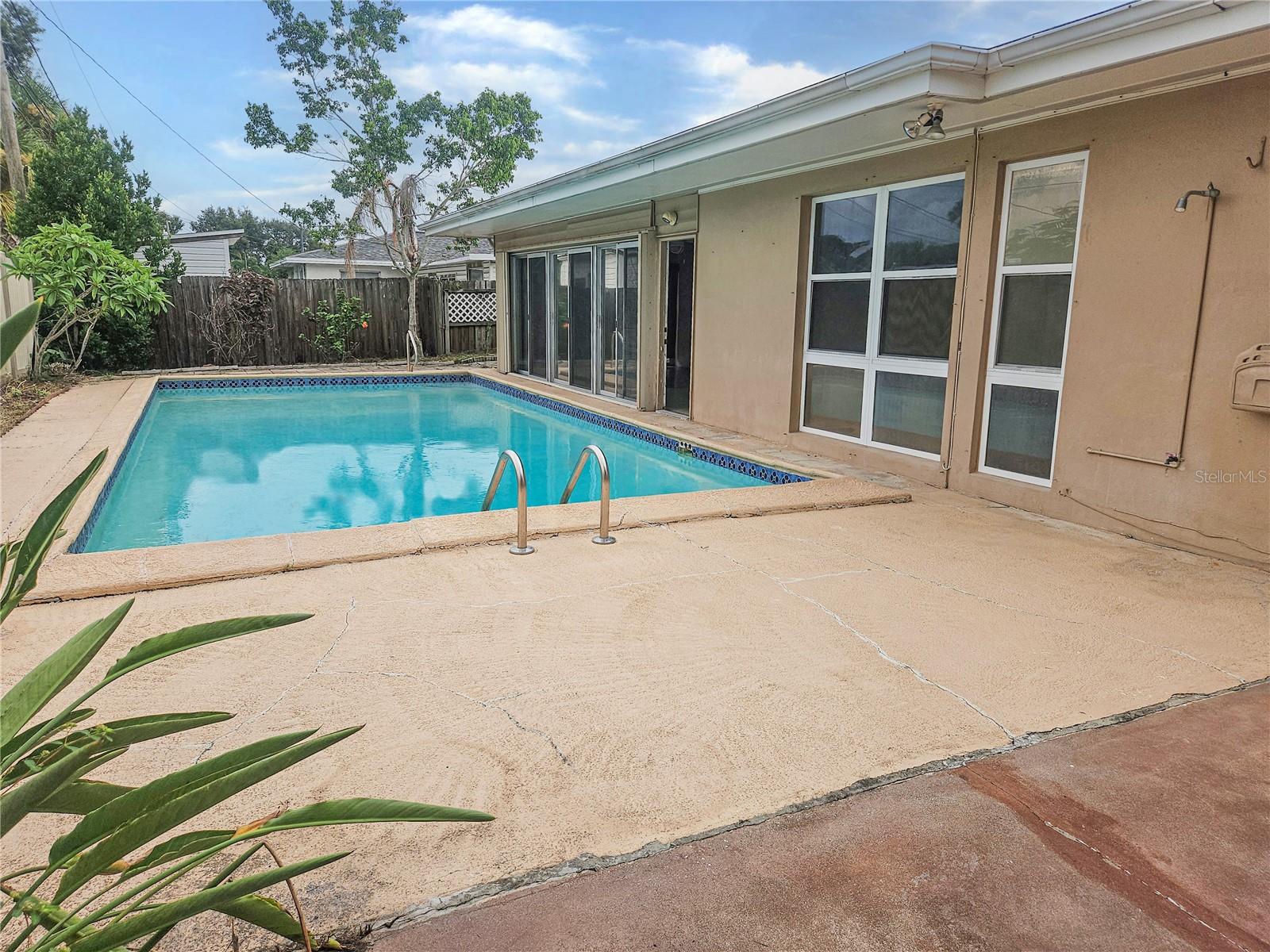 1820 LOMBARDY DR — photo 19