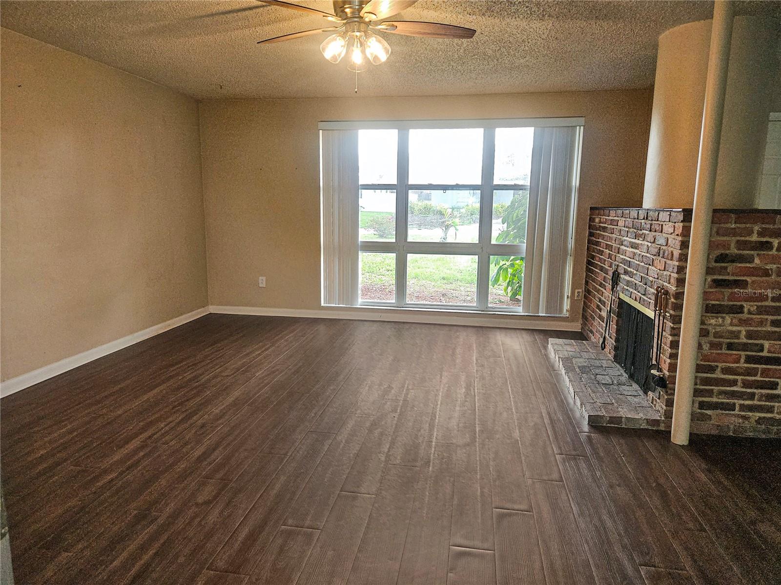 1820 LOMBARDY DR — photo 4
