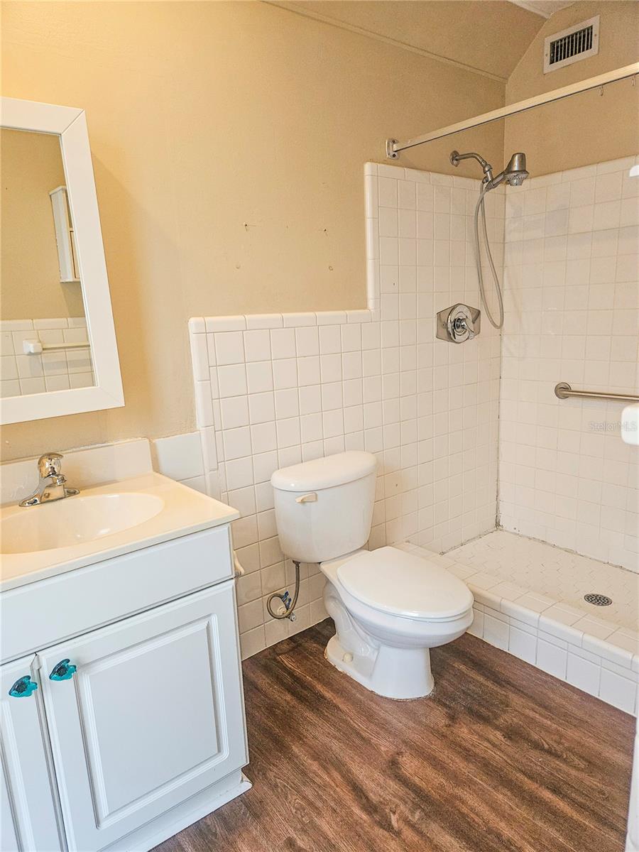 1820 LOMBARDY DR — photo 11