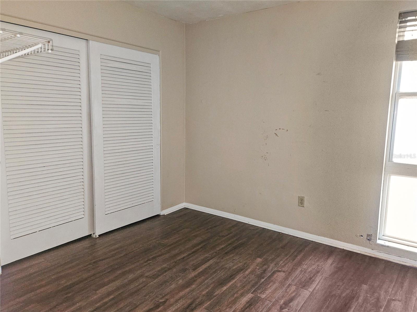 1820 LOMBARDY DR — photo 15