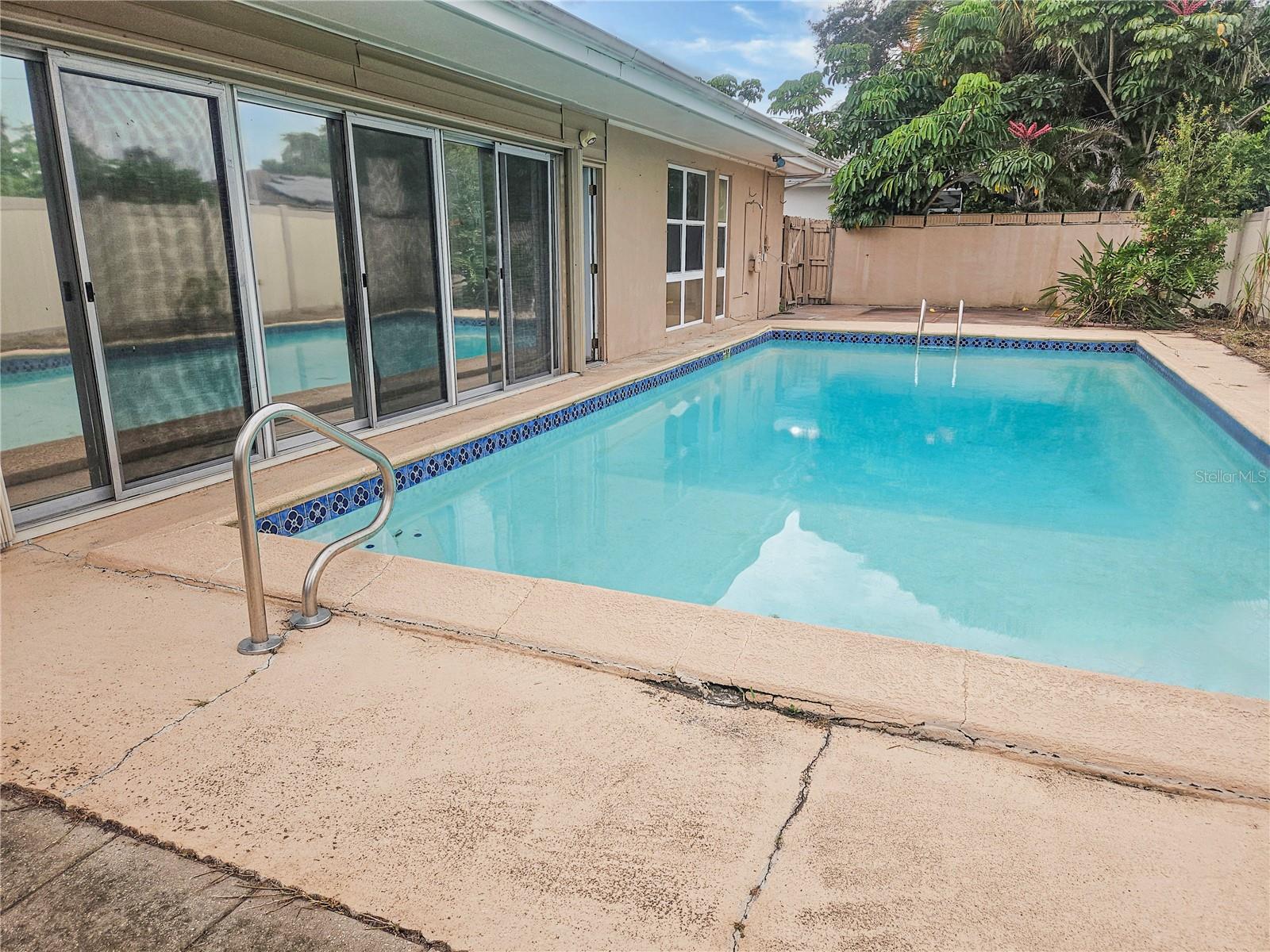 1820 LOMBARDY DR — photo 2
