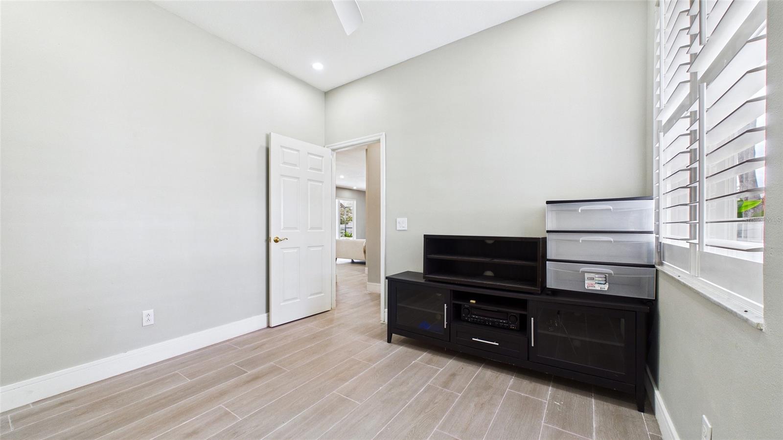 7225 RIVER FOREST LN — photo 34