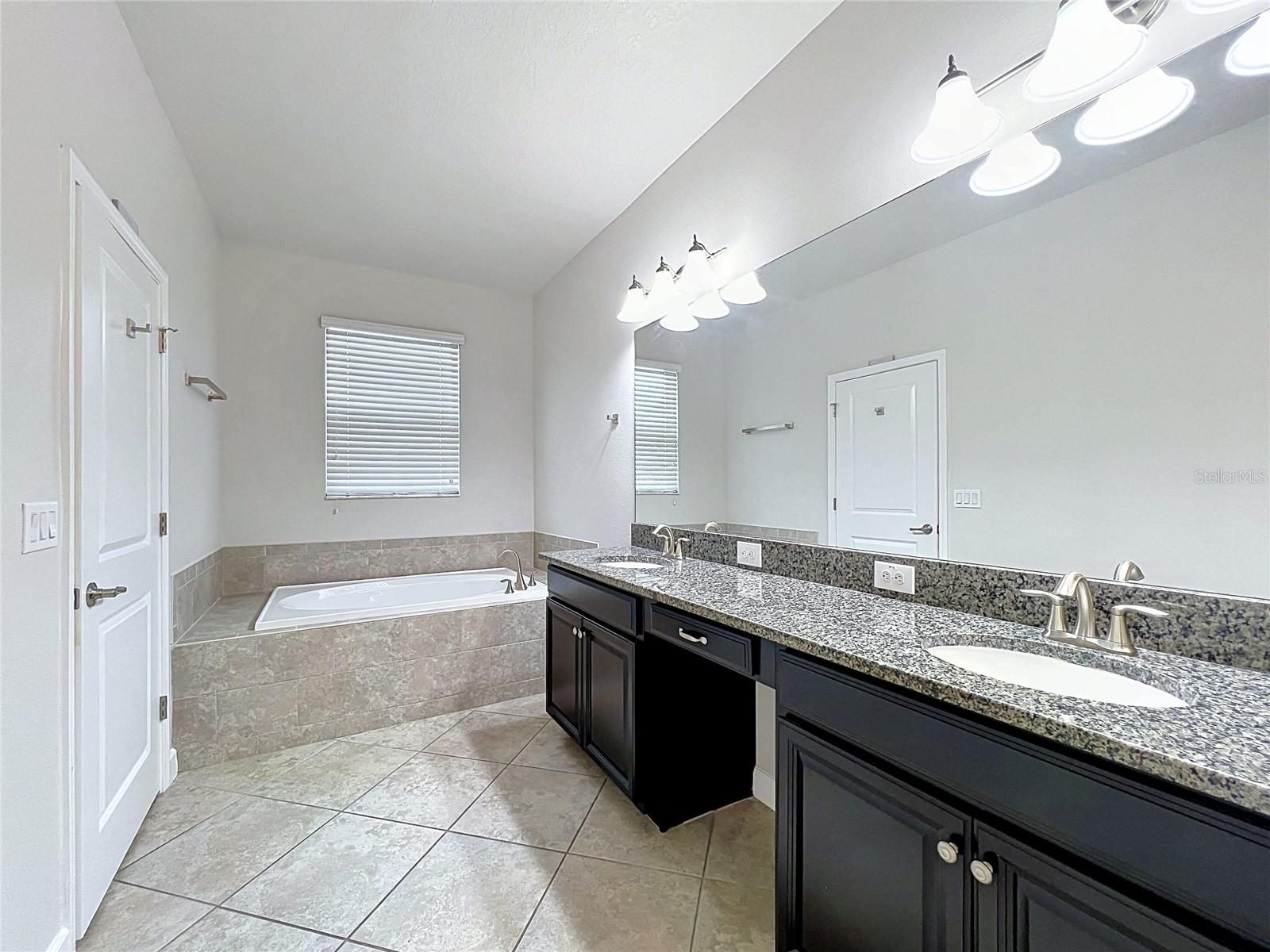 3160 CALVANO DR — photo 21
