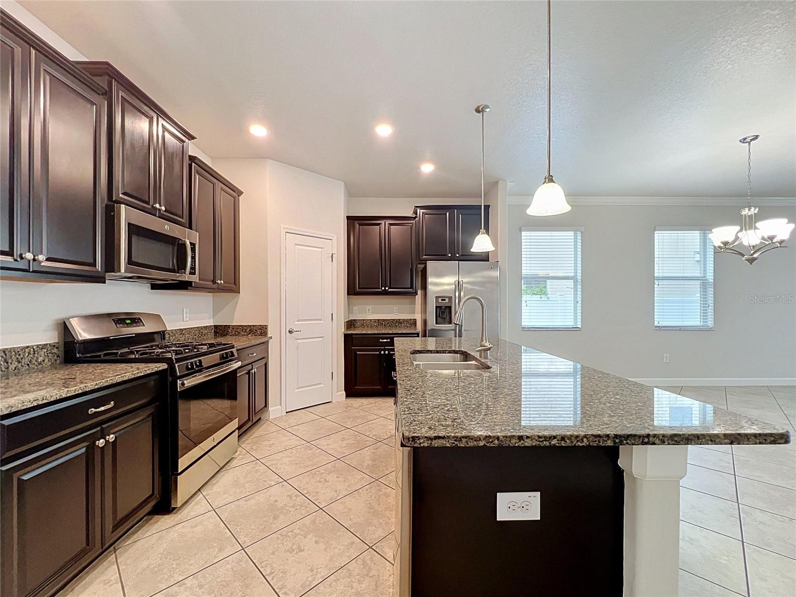 3160 CALVANO DR — photo 9