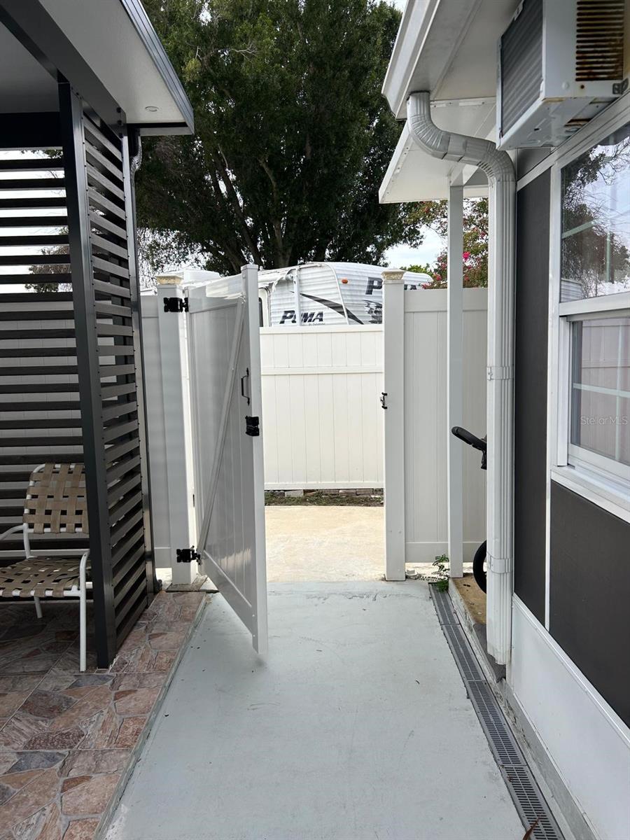 6503 DOVEWOOD PL — photo 34