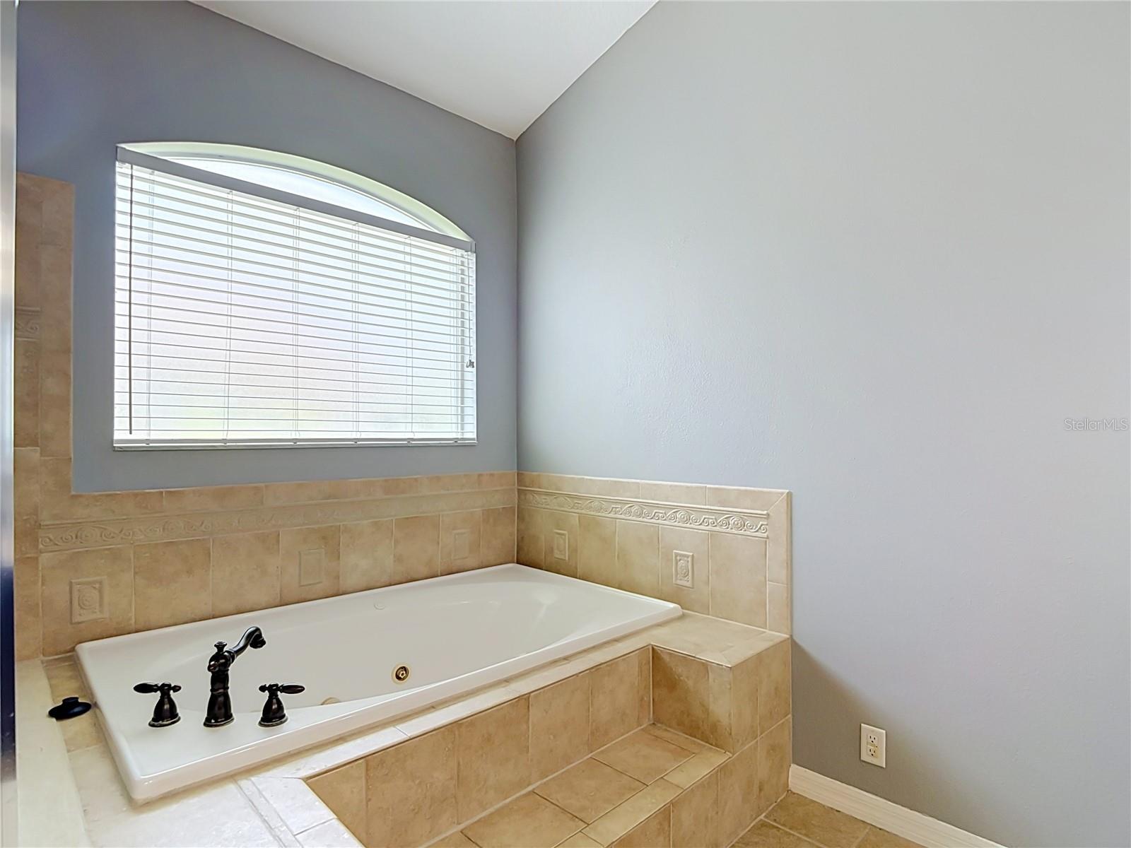 4736 POINTE O WOODS DR — photo 51