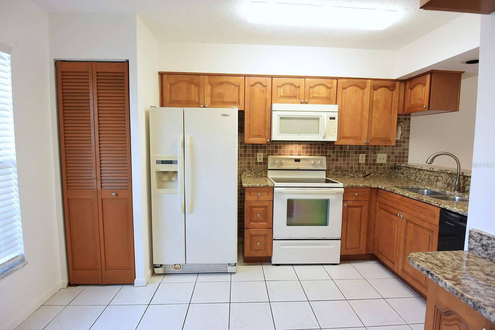 4908 MYRTLE OAK DR #12 — photo 5