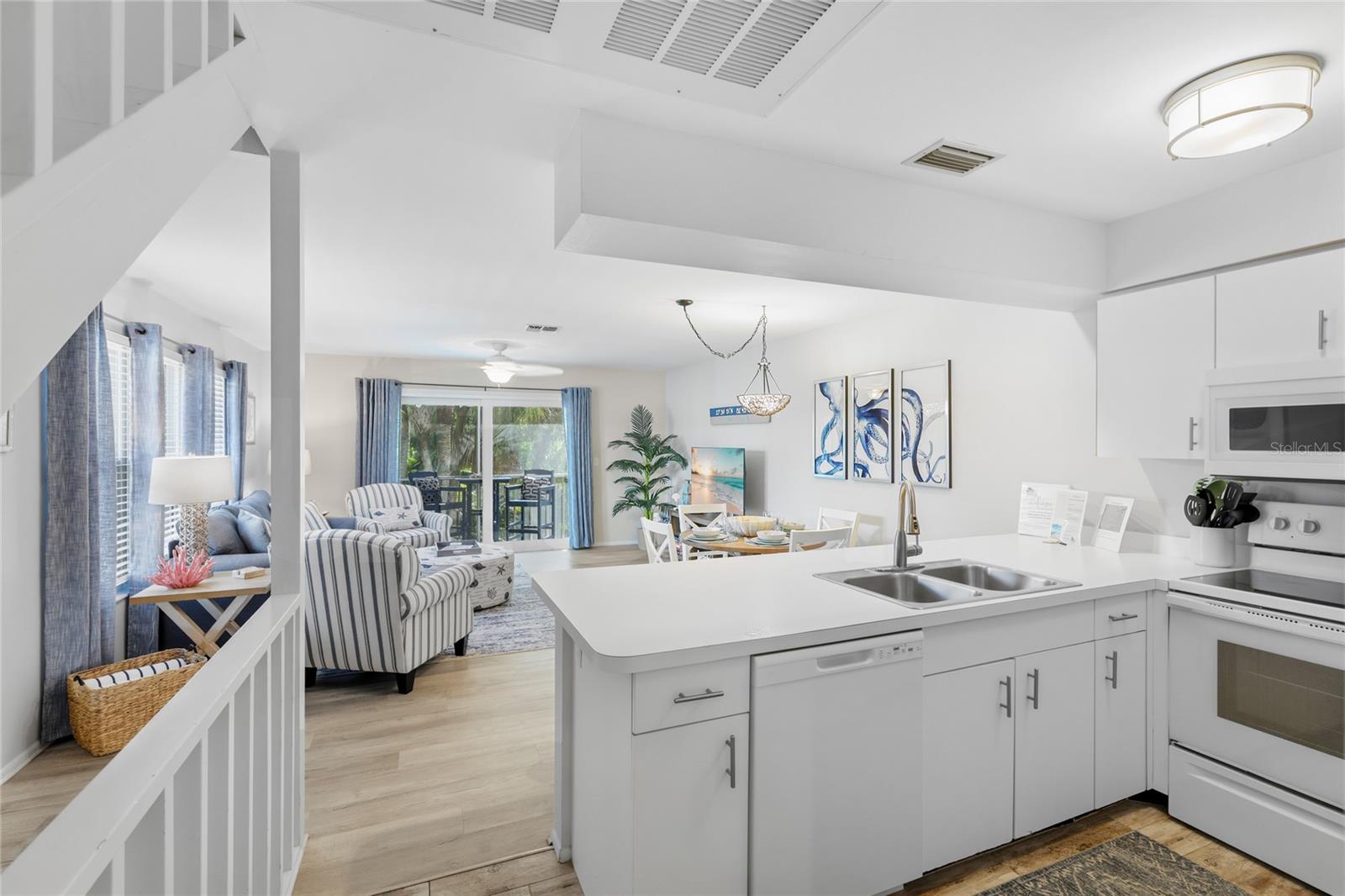 6250 HOLMES BLVD #24 — photo 9