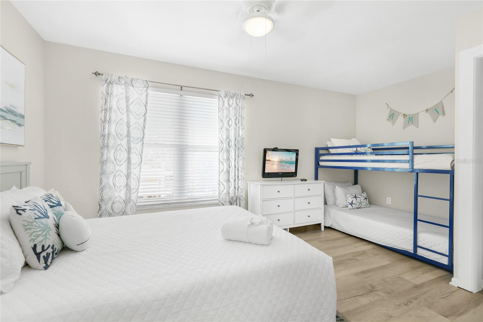 6250 HOLMES BLVD #24 — photo 17