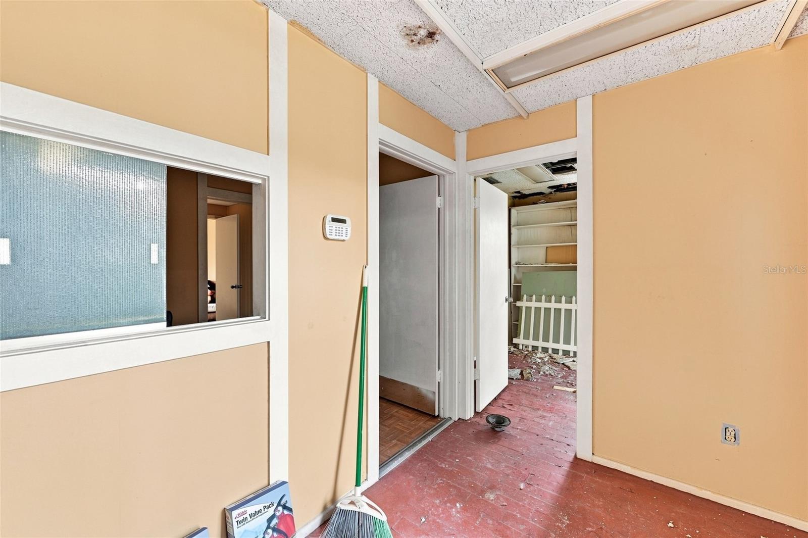 2508 W TAMPA BAY BLVD — photo 6