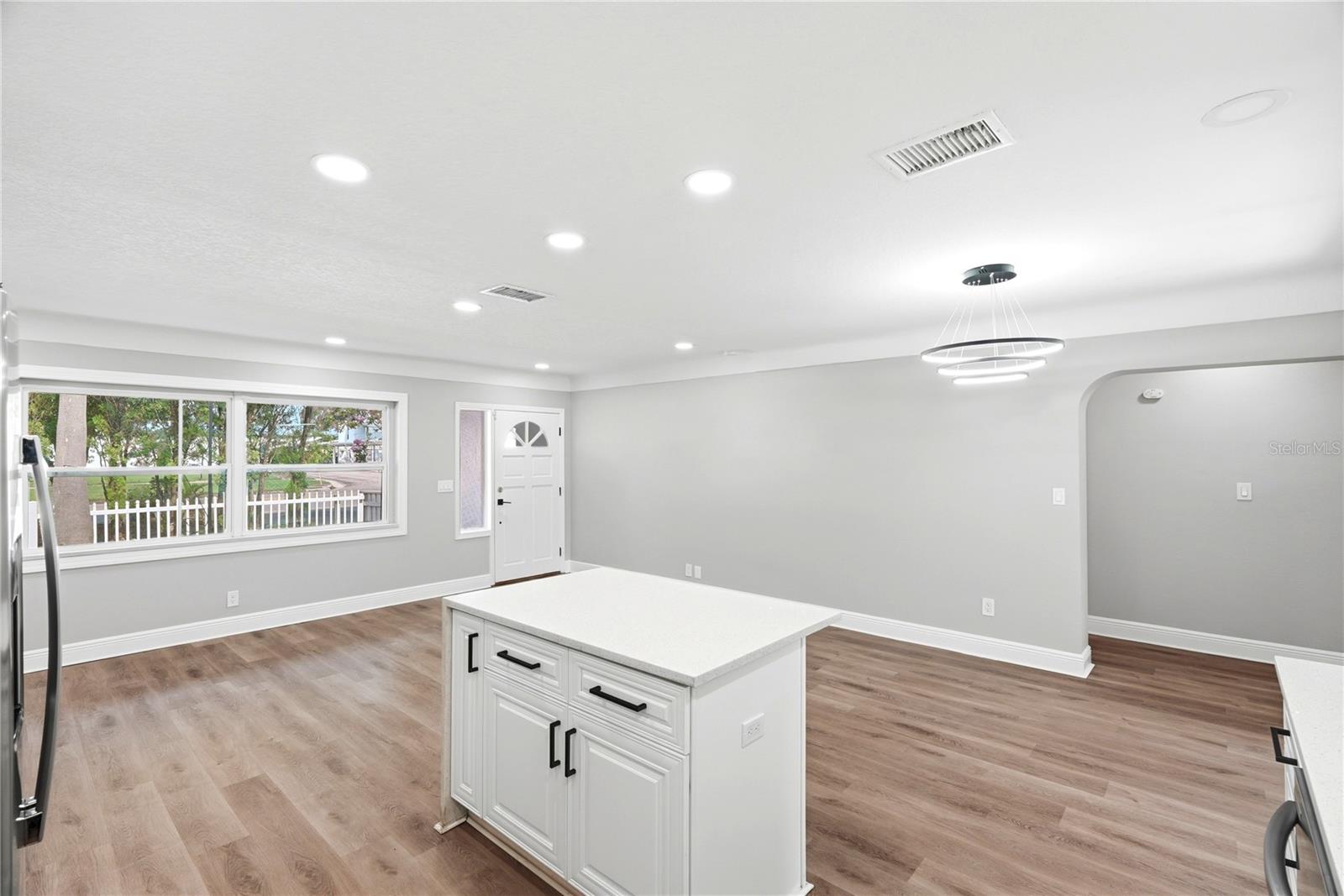 1628 S HIGHLAND AVE — photo 4