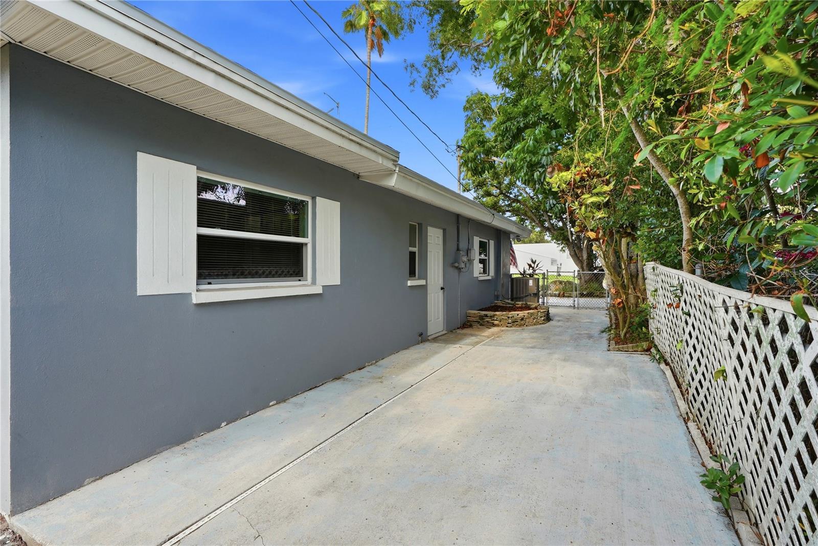 1628 S HIGHLAND AVE — photo 30