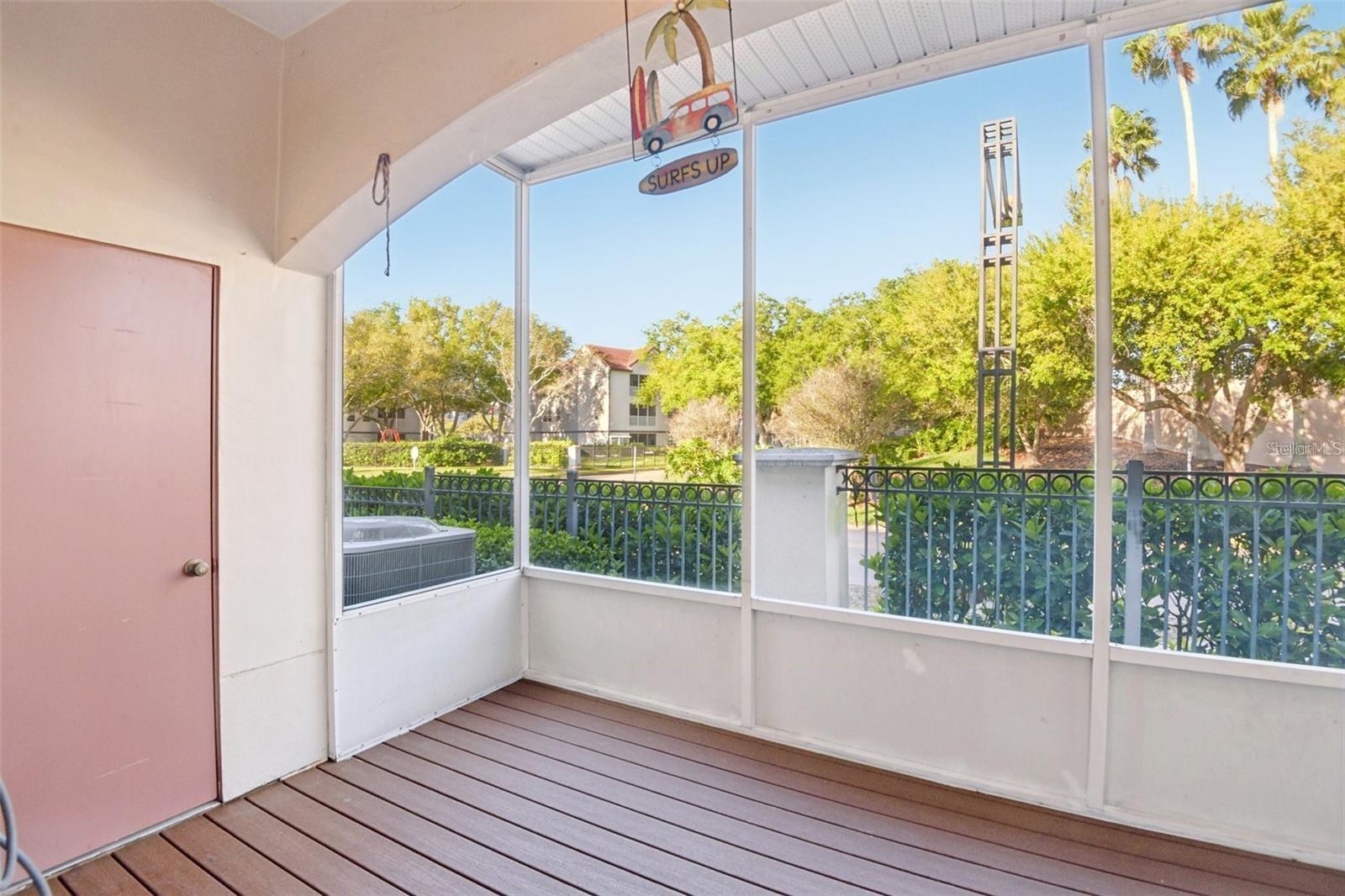 300 VALENCIA CIR — photo 11