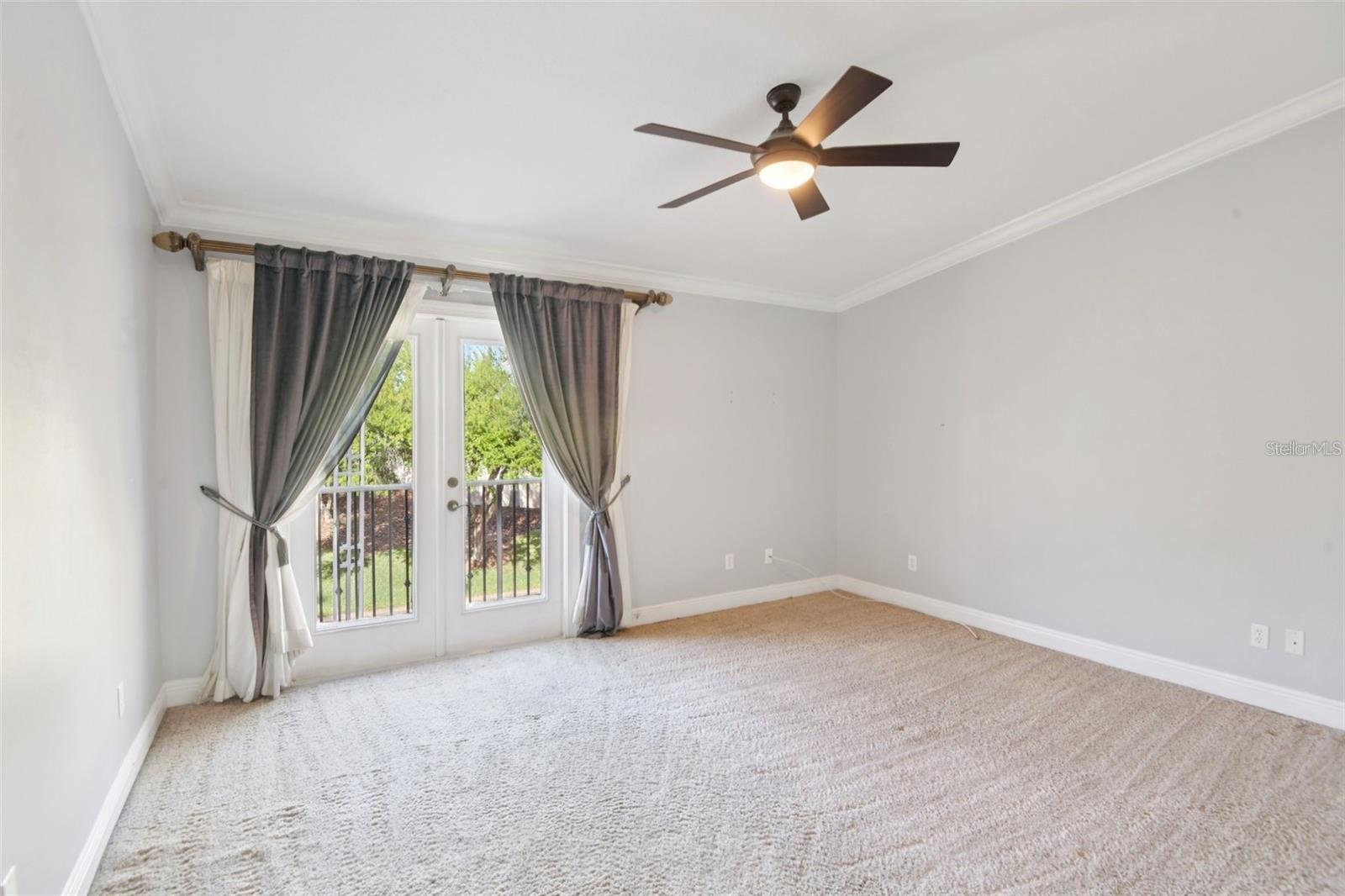 300 VALENCIA CIR — photo 5