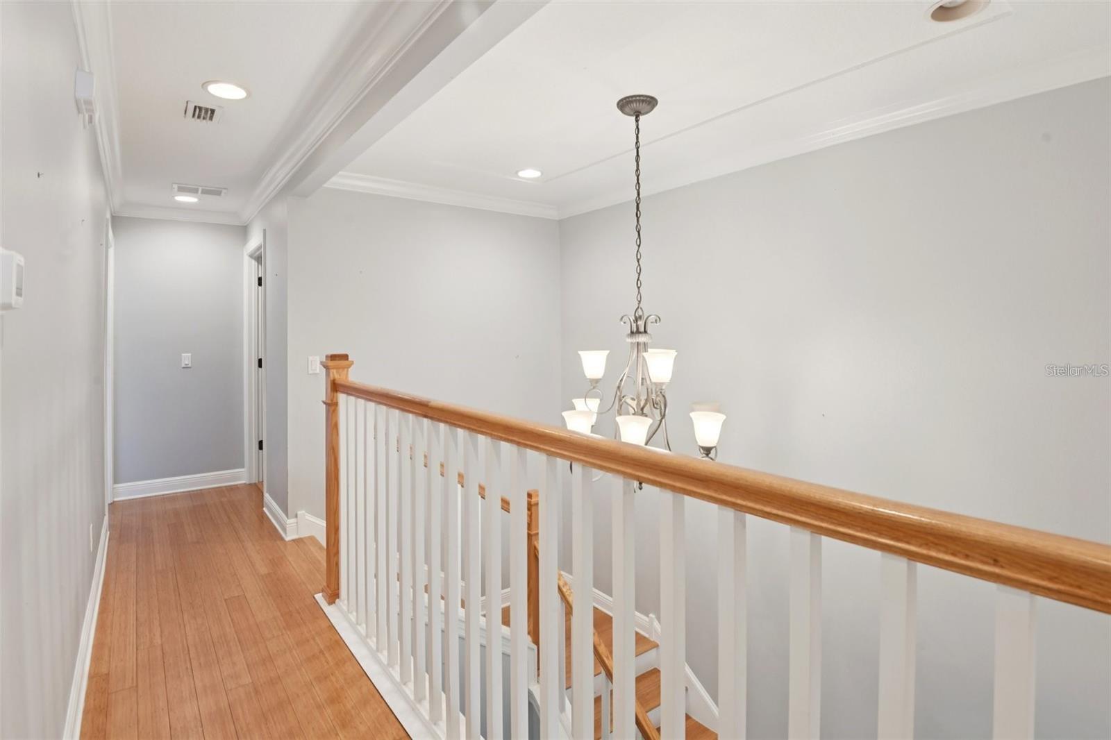 300 VALENCIA CIR — photo 10