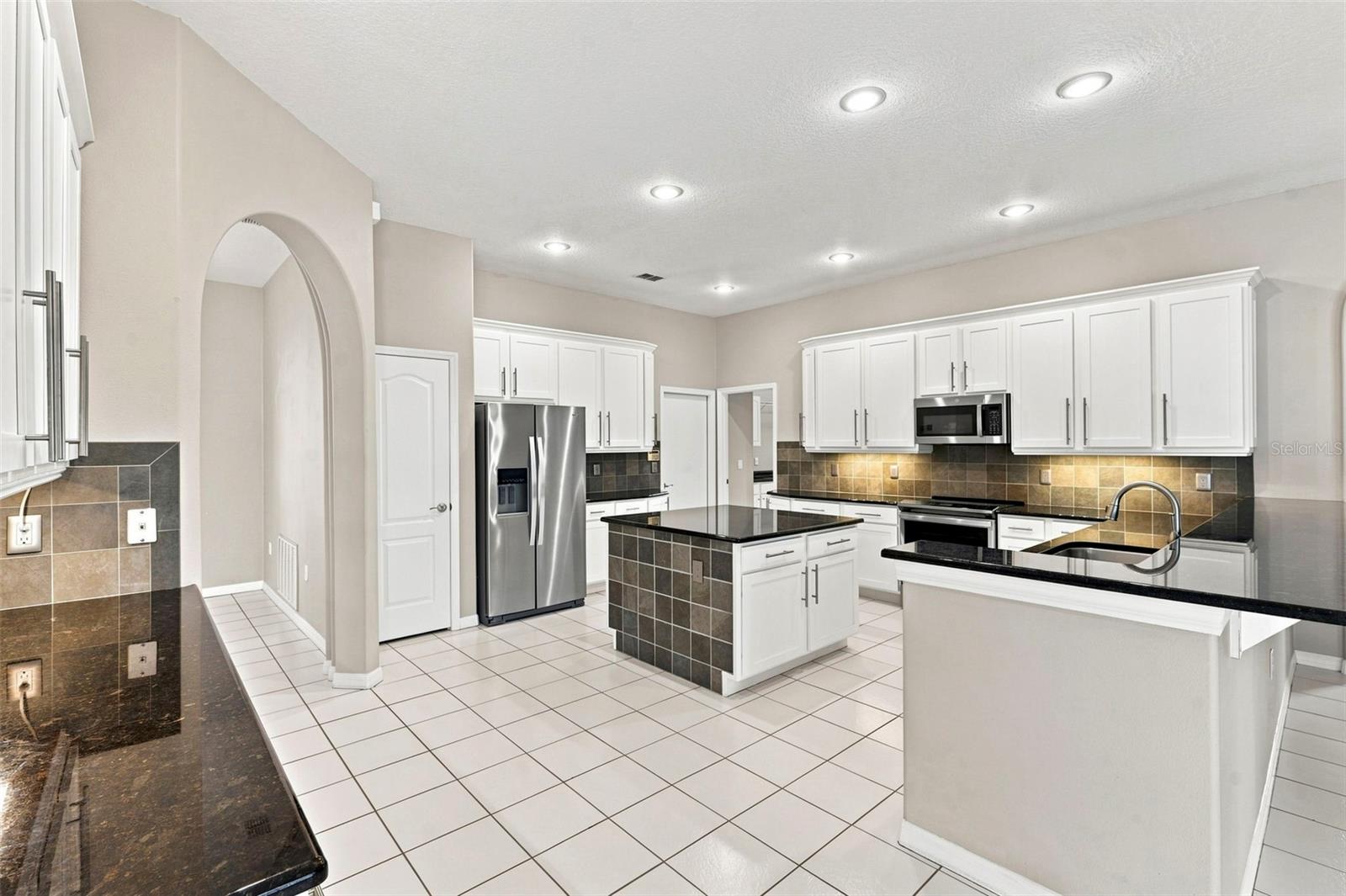13756 DOWLING LN — photo 27