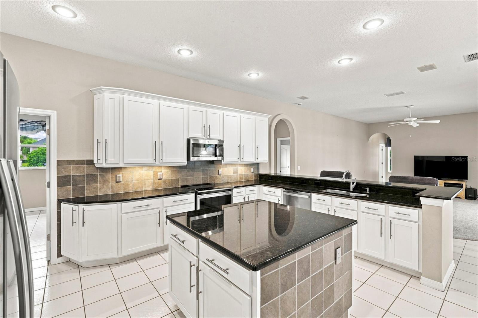 13756 DOWLING LN — photo 25