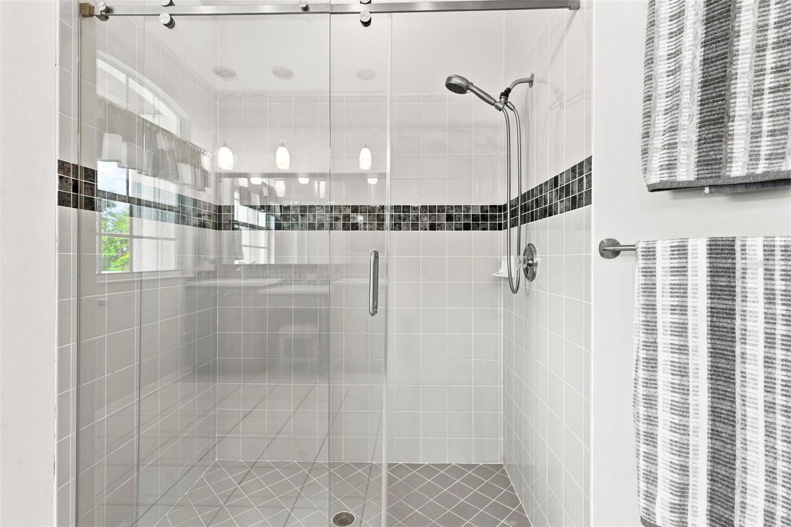 13756 DOWLING LN — photo 21