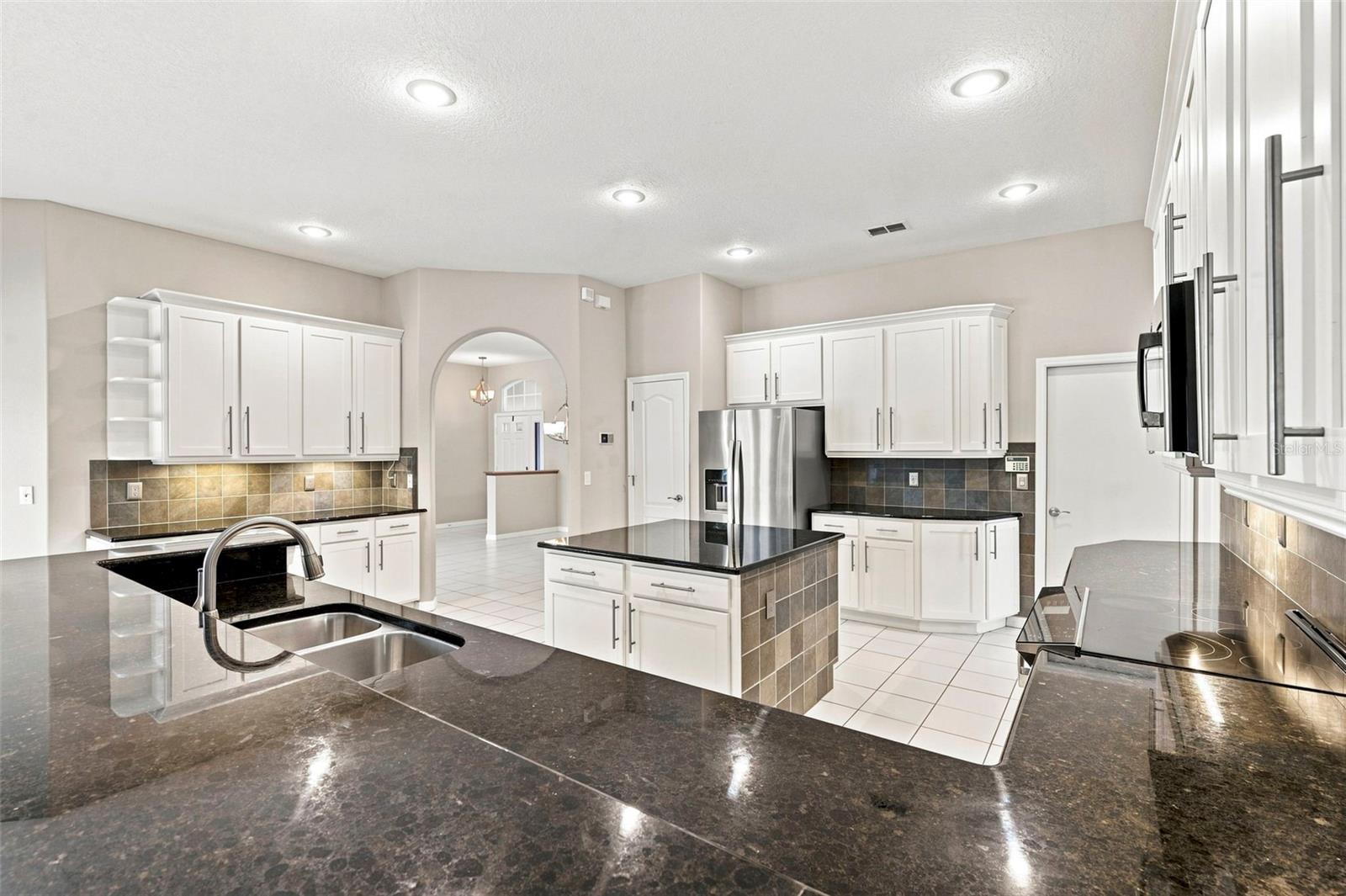 13756 DOWLING LN — photo 32