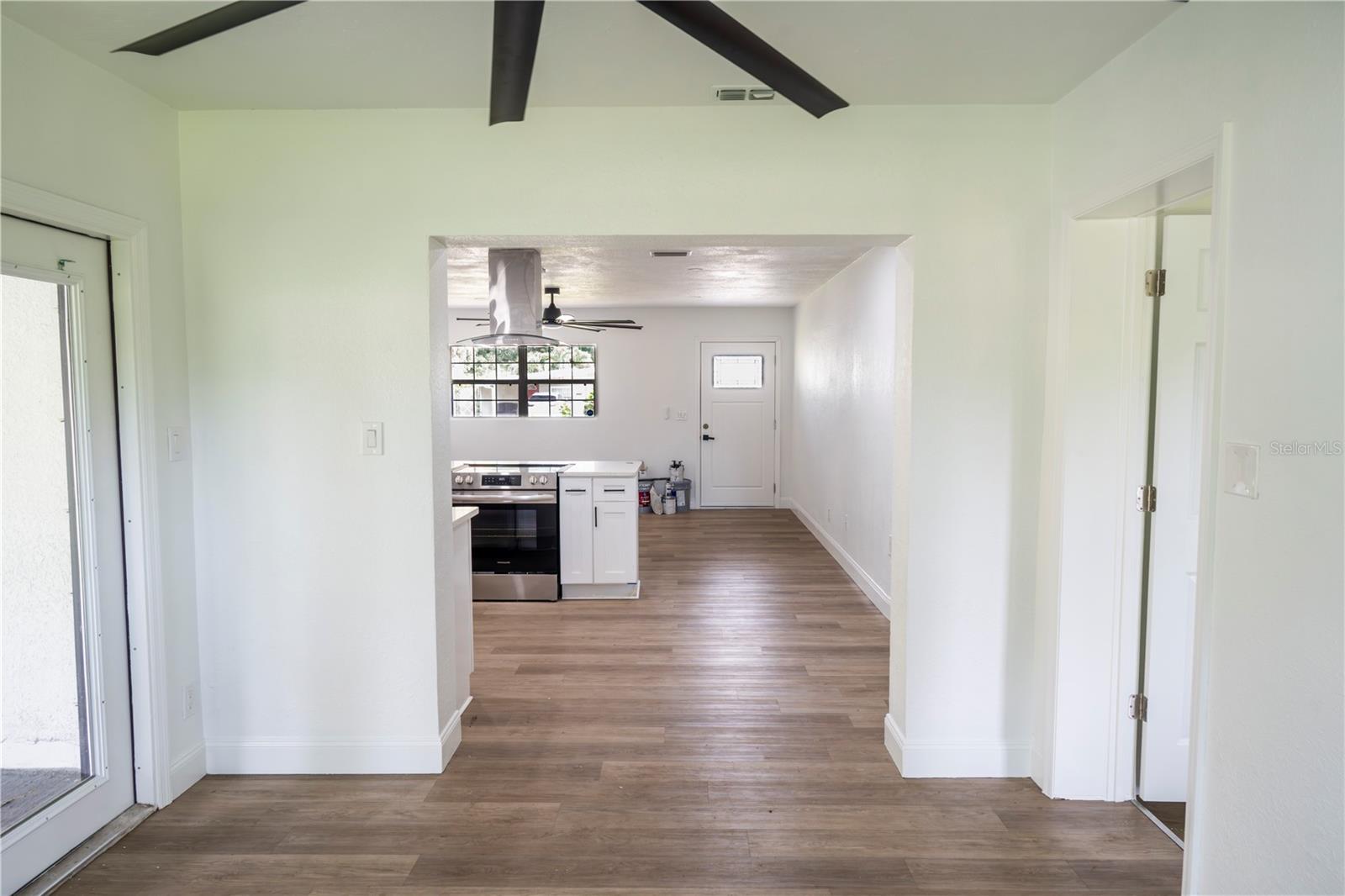 4104 W WISCONSIN AVE — photo 32
