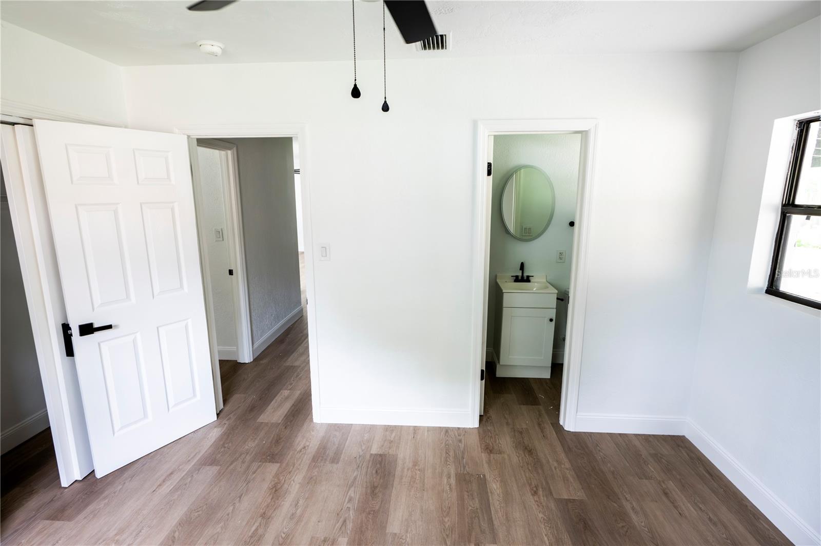 4104 W WISCONSIN AVE — photo 16