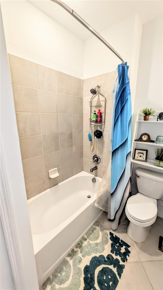 5639 N HONORE AVE #222 — photo 33
