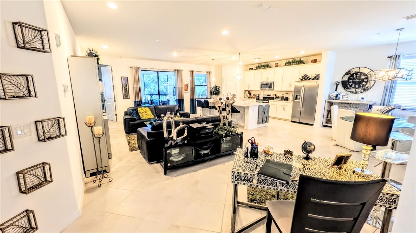 5639 N HONORE AVE #222 — photo 5