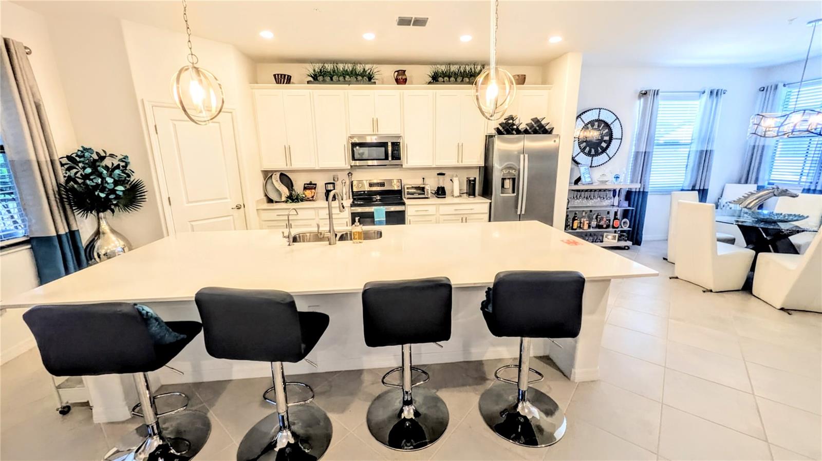5639 N HONORE AVE #222 — photo 8