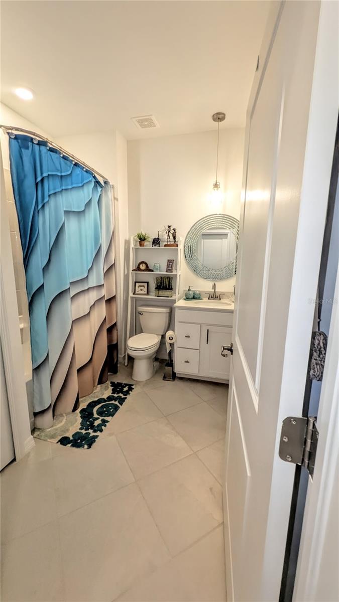 5639 N HONORE AVE #222 — photo 32