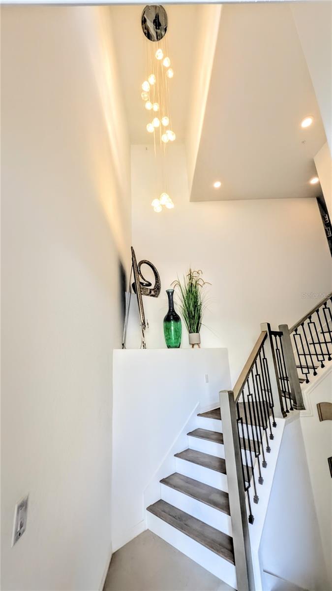 5639 N HONORE AVE #222 — photo 3