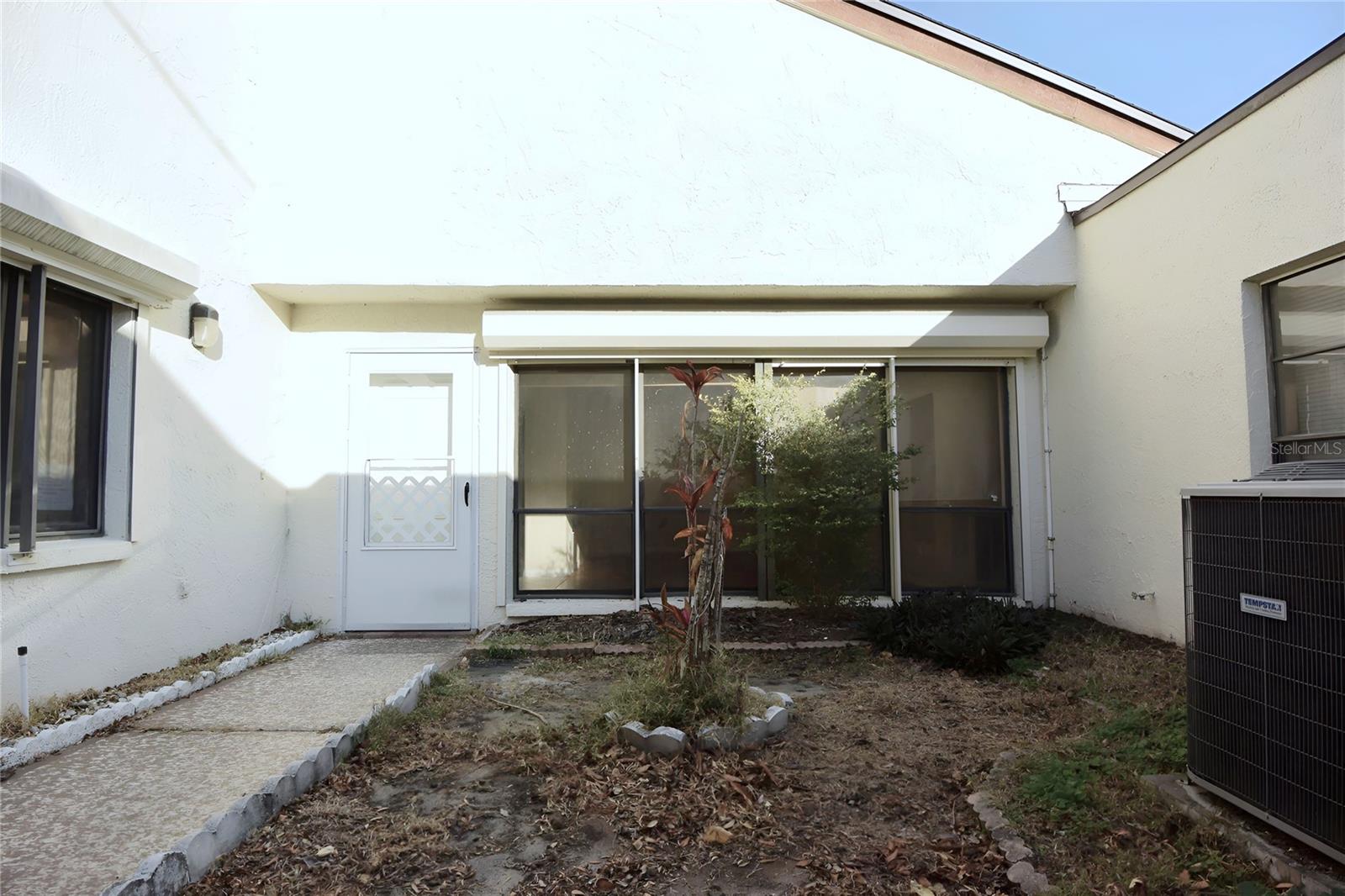 5645 HAMILTON HARBOR DR — photo 36