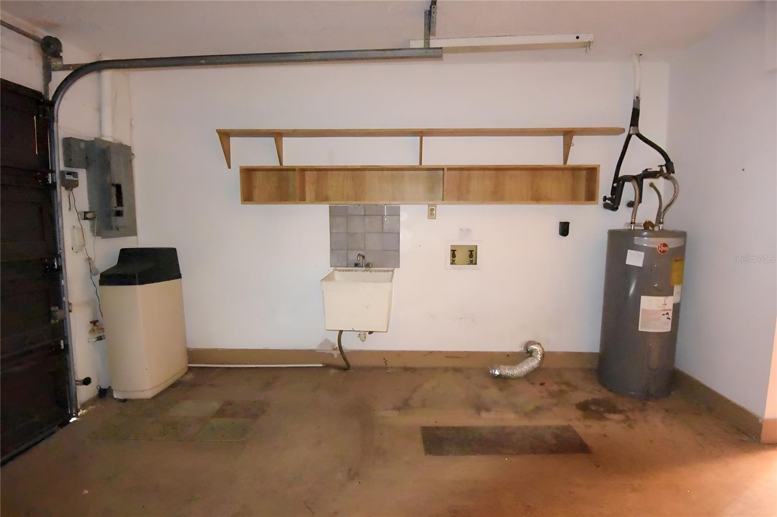 5645 HAMILTON HARBOR DR — photo 38