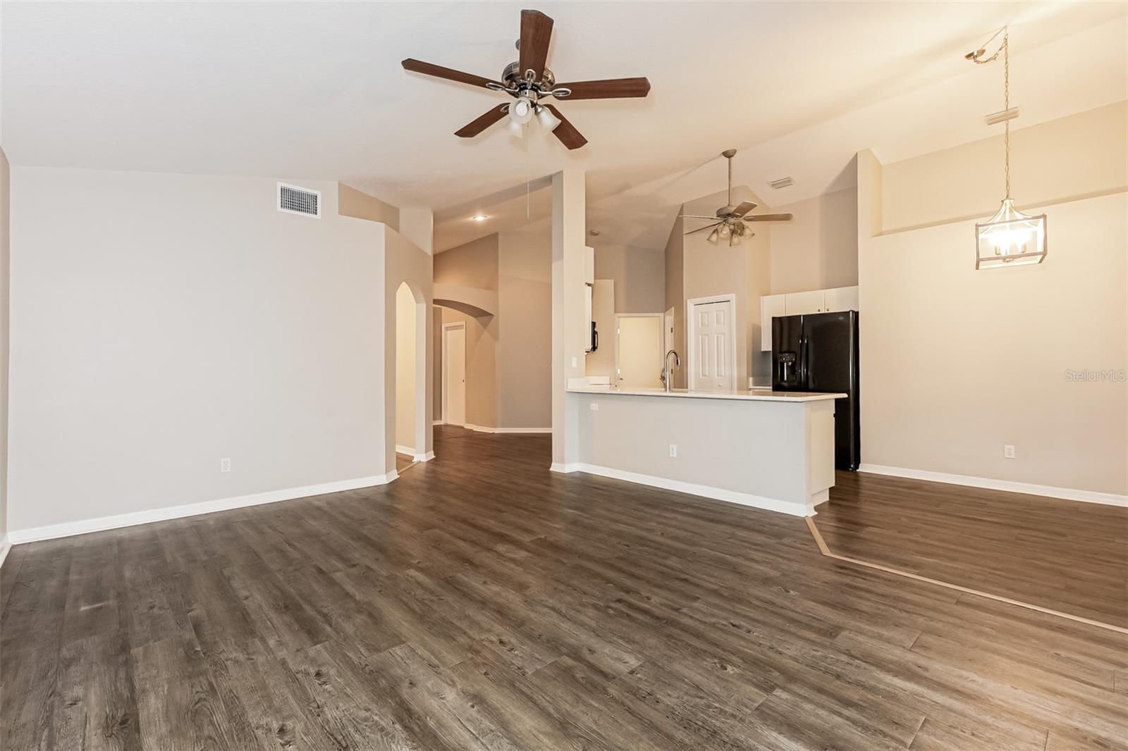 823 ROCKY MOUNTAIN CT — photo 4