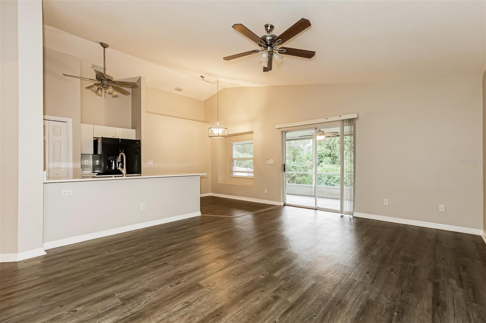 823 ROCKY MOUNTAIN CT — photo 3