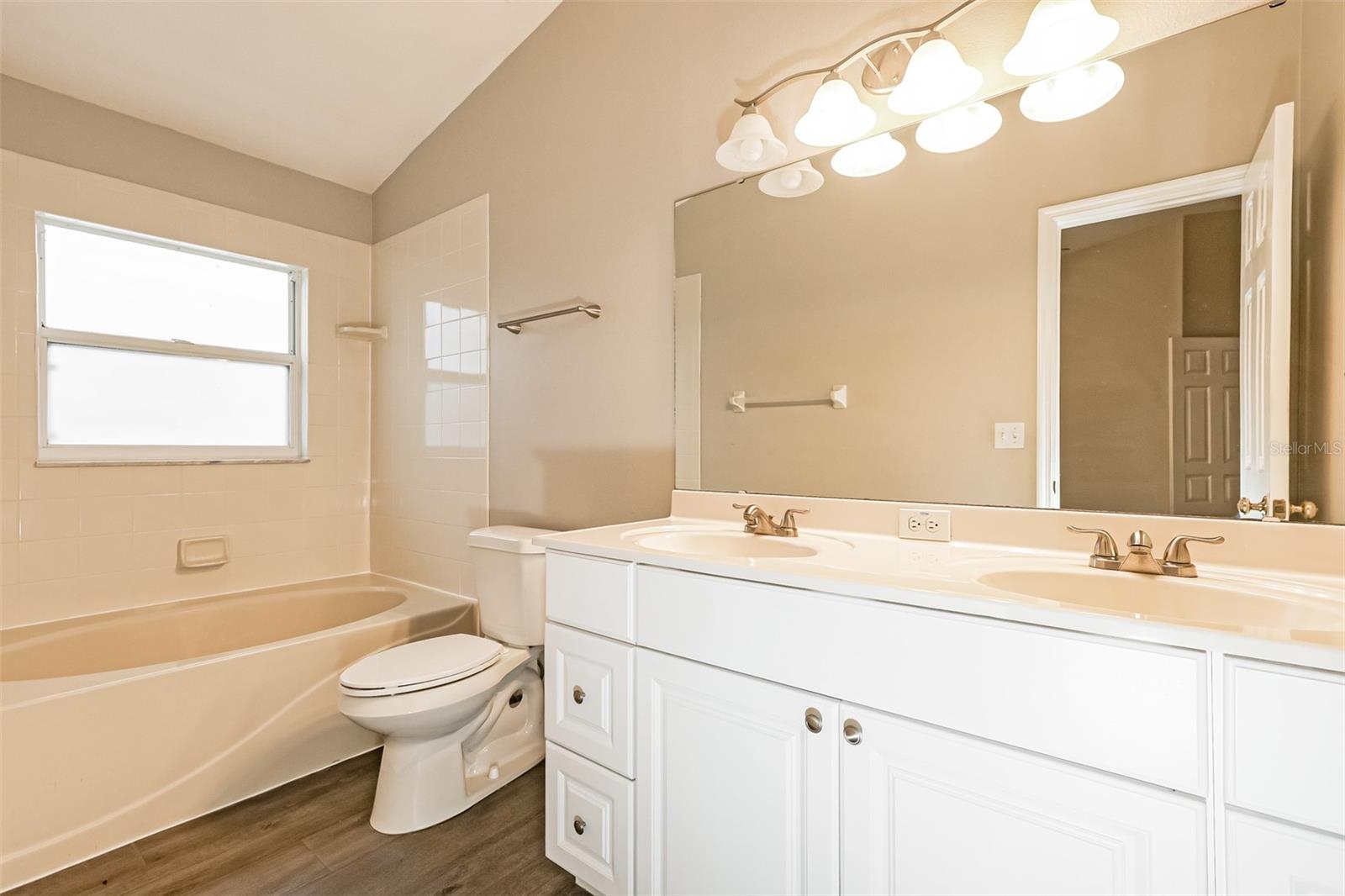 823 ROCKY MOUNTAIN CT — photo 13