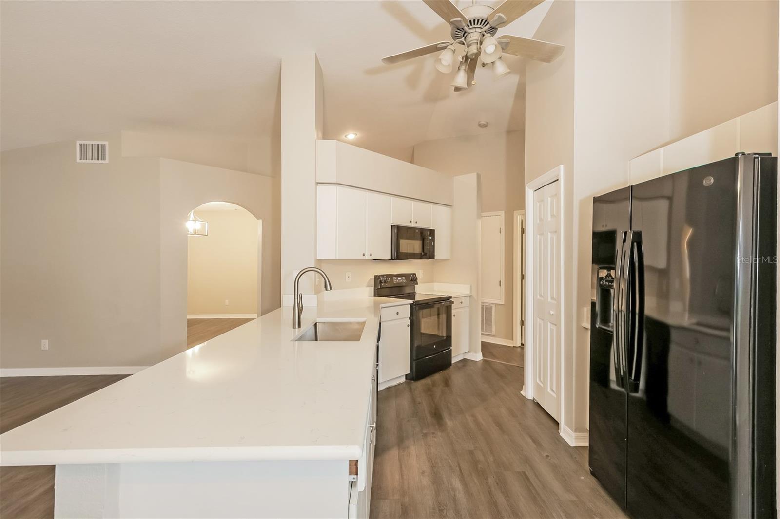 823 ROCKY MOUNTAIN CT — photo 10
