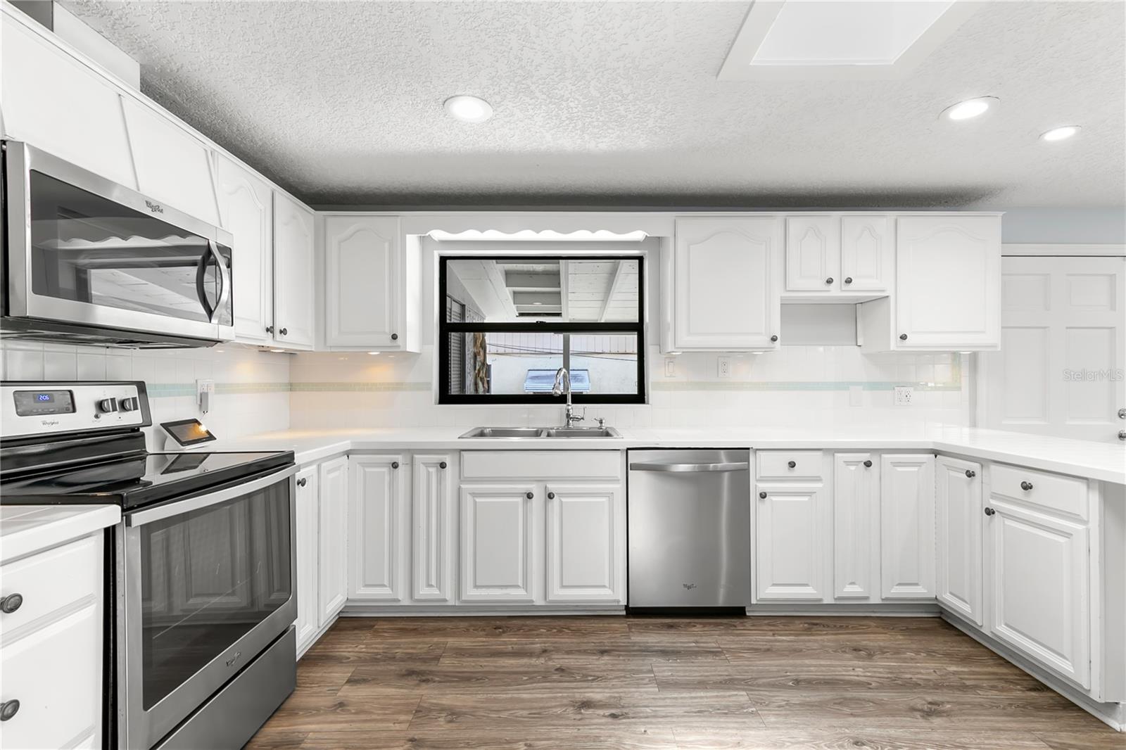 1435 WEGMANN DR — photo 13