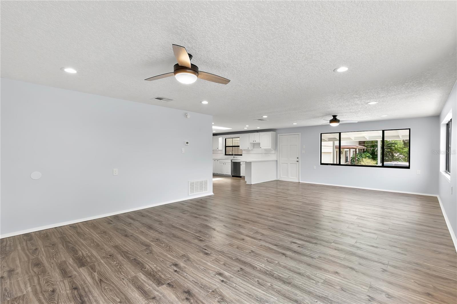 1435 WEGMANN DR — photo 9