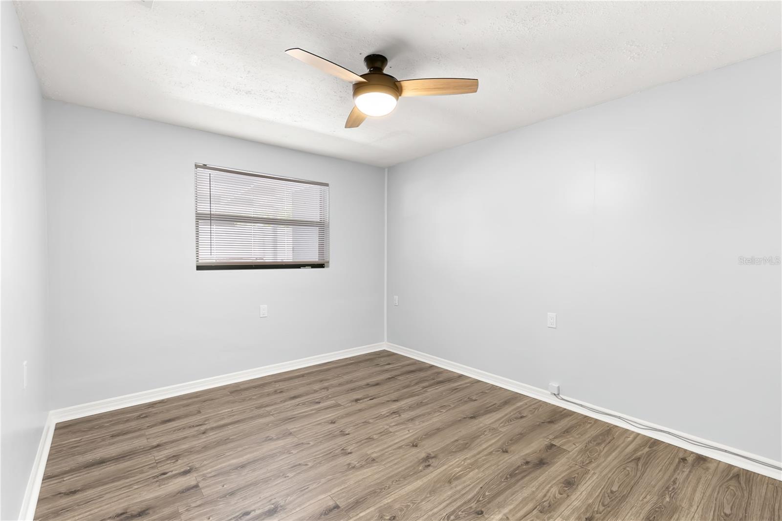 1435 WEGMANN DR — photo 17