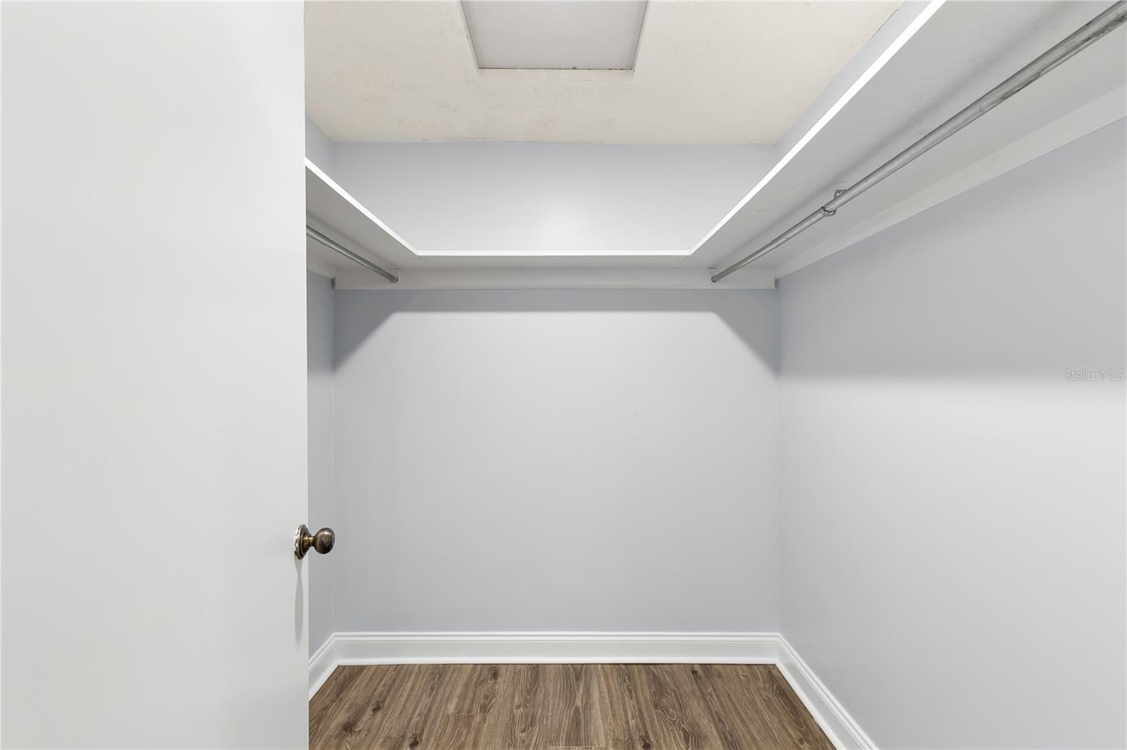 1435 WEGMANN DR — photo 16
