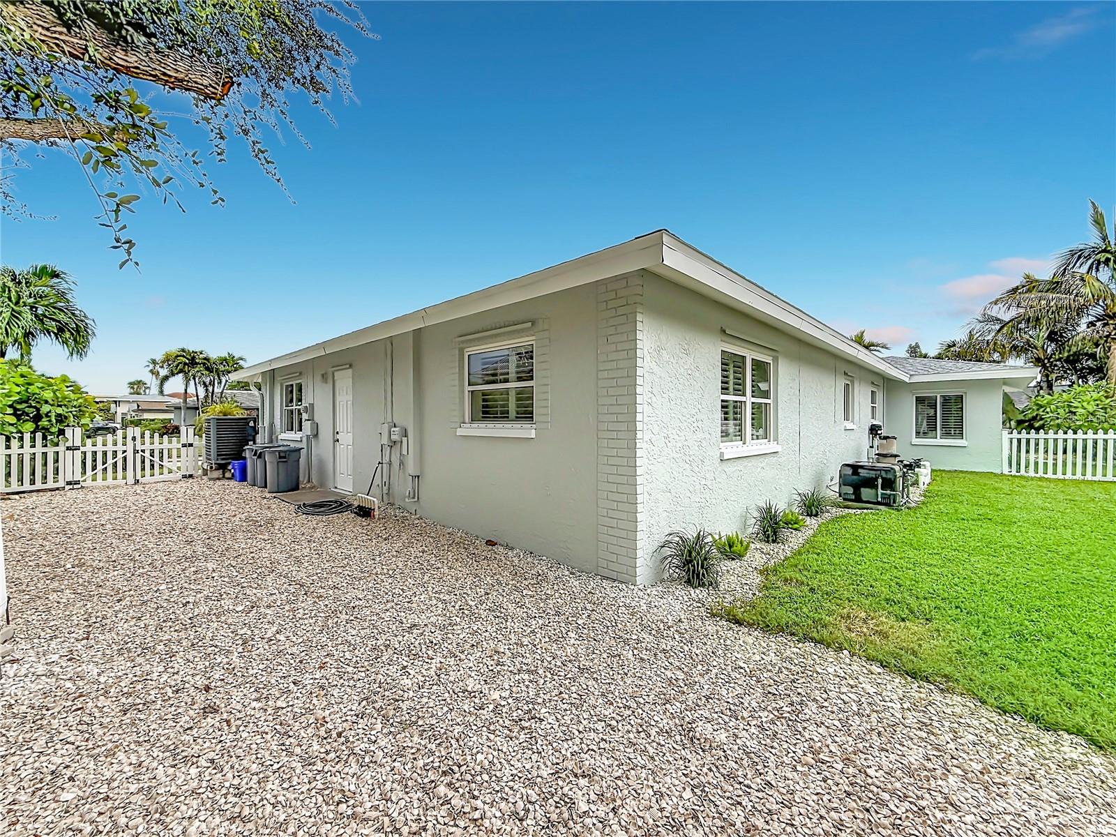 2931 ALTON DR — photo 36