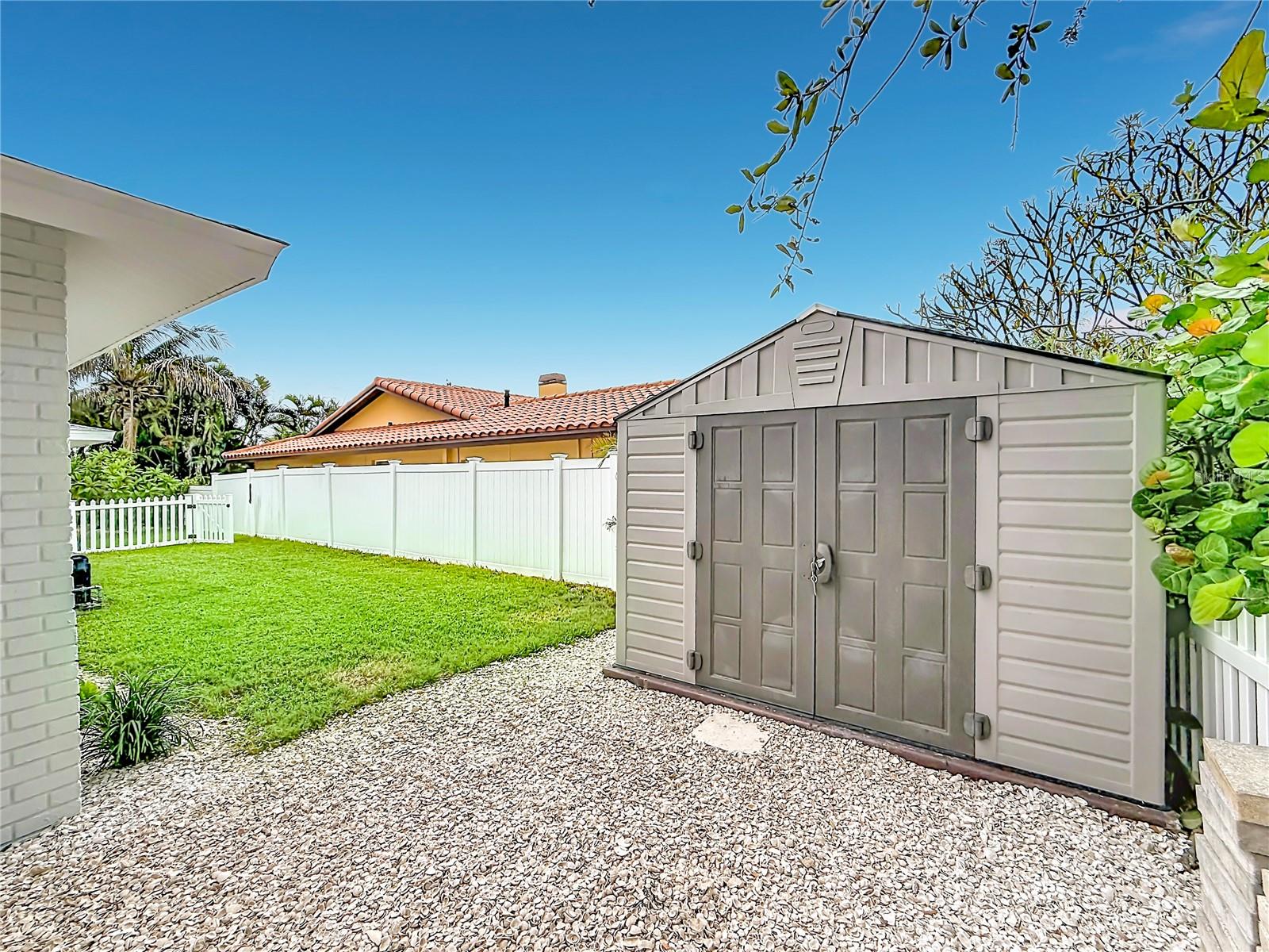 2931 ALTON DR — photo 37
