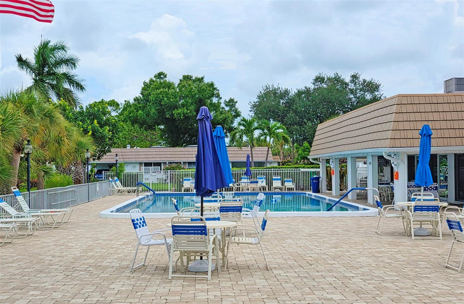 5468 RIVERBLUFF CIR #V-40 — photo 35