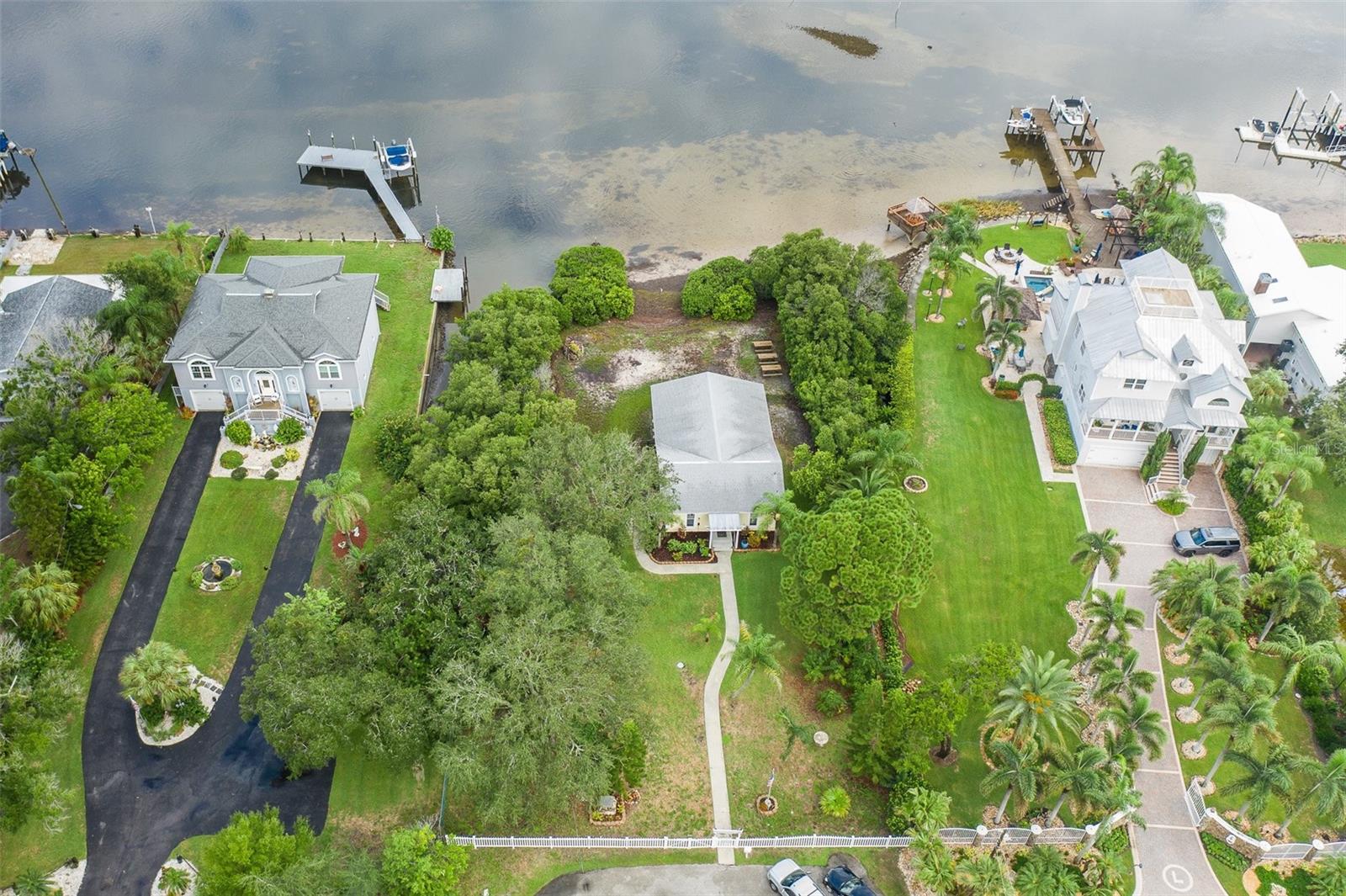 2030 GULFVIEW DR — photo 13
