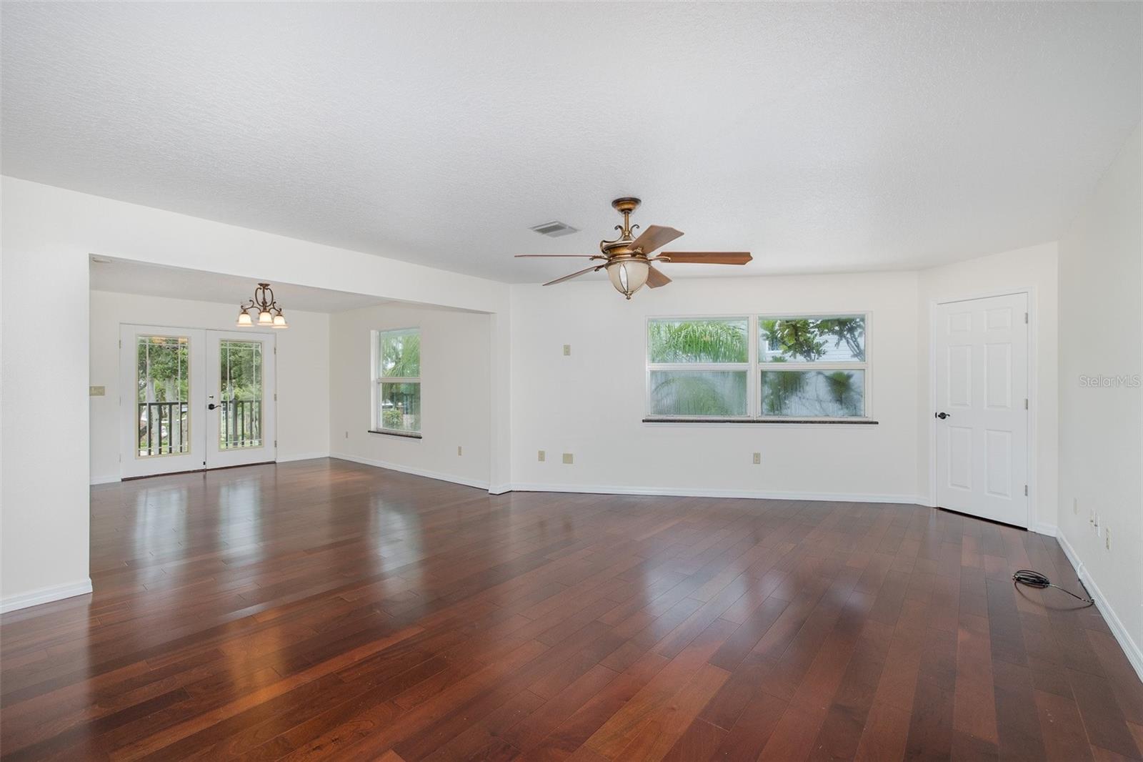 2030 GULFVIEW DR — photo 36