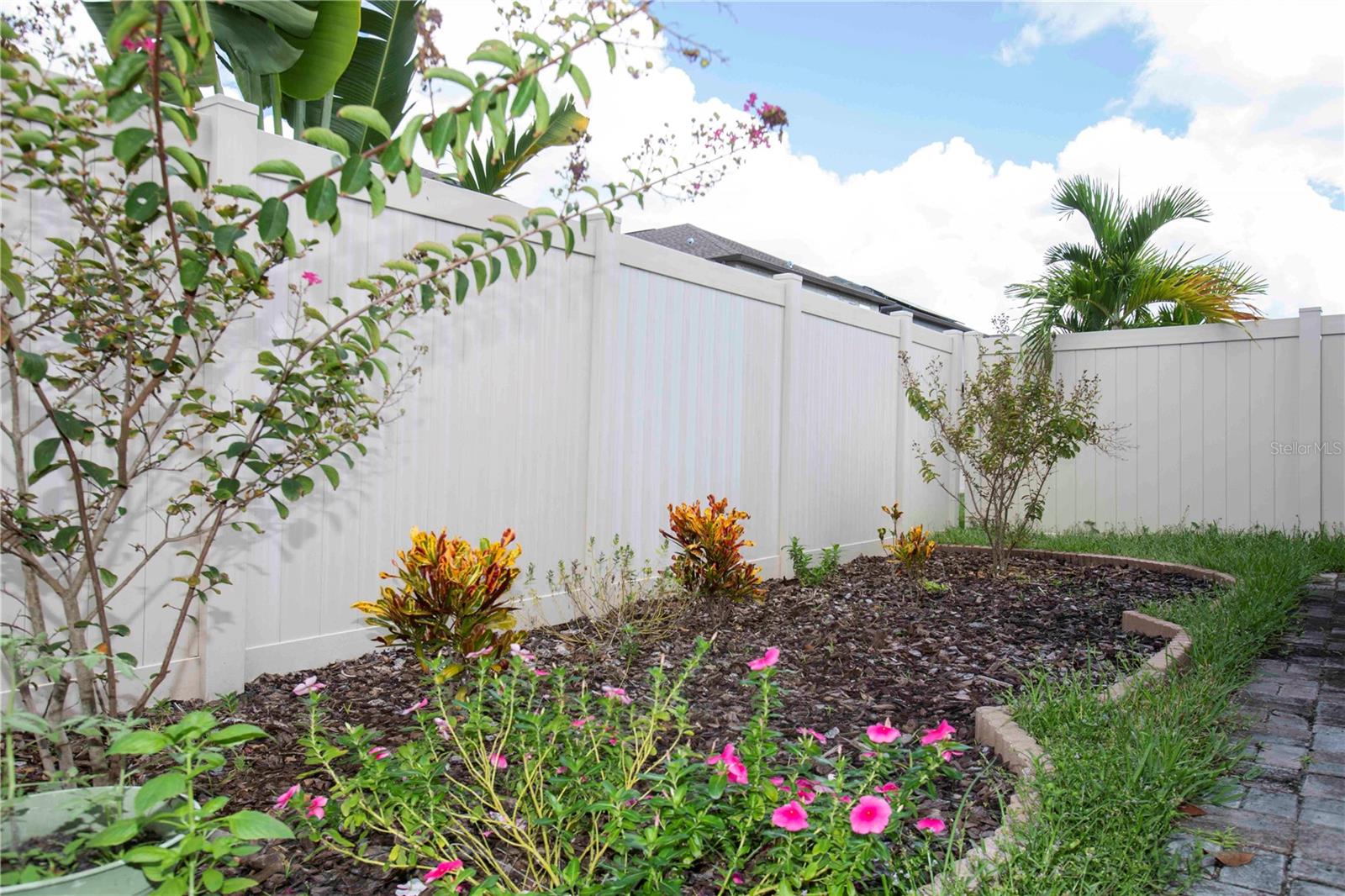 8585 WINNING FIELDS RD — photo 49