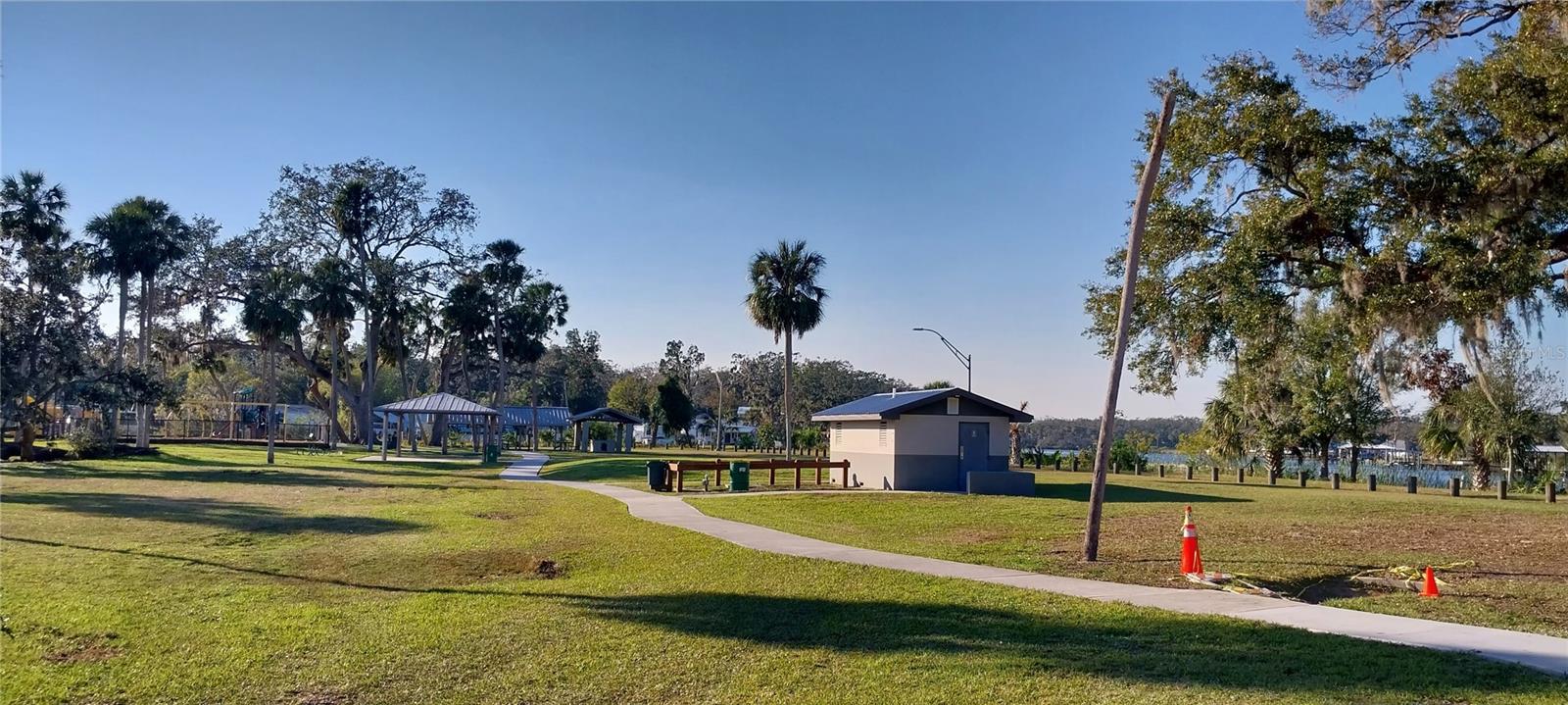 11105 WINN RD — photo 19
